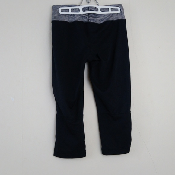 Silky Stretchy Comfy Capri Pants Leggings - Picture 7 of 9